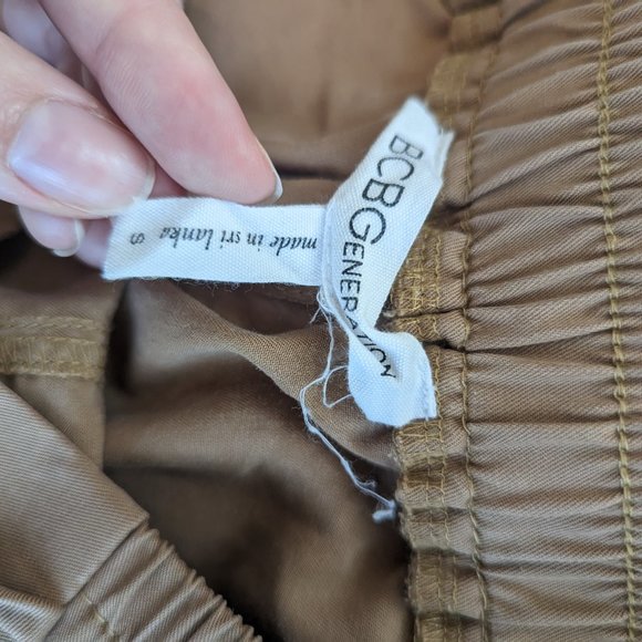 BCBGeneration tan skirt - Picture 2 of 3